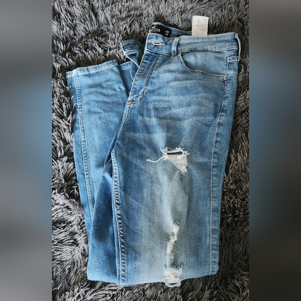 American Eagle Outfitters Light Blue Distressed Skinny Jeans